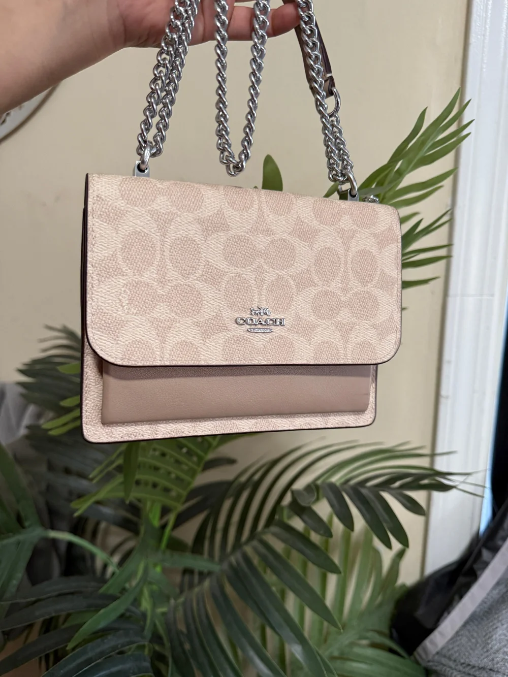 Coach Signature Pale Pink Chain Shoulder Bag - Picture 3 of 8